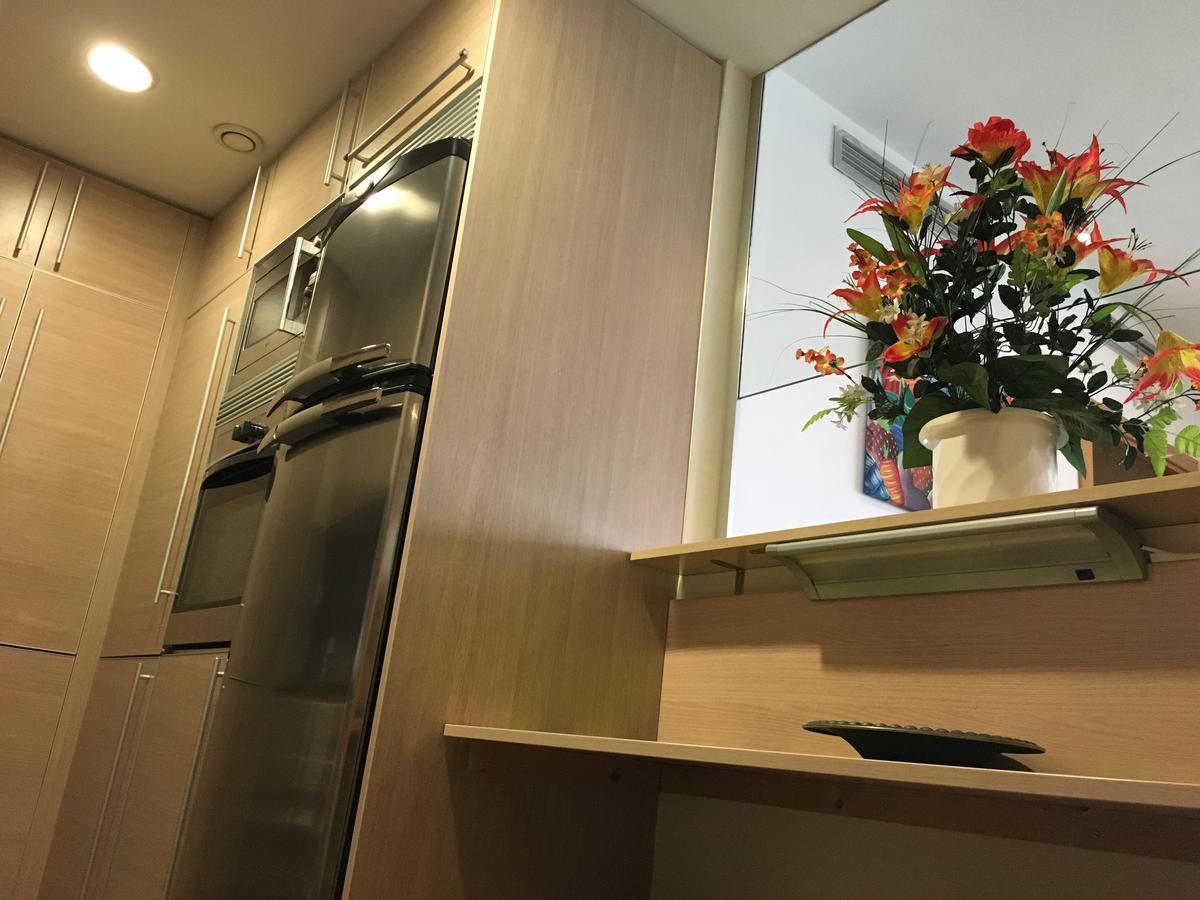 Apartment Familiar บาร์เซโลนา ภายนอก รูปภาพ